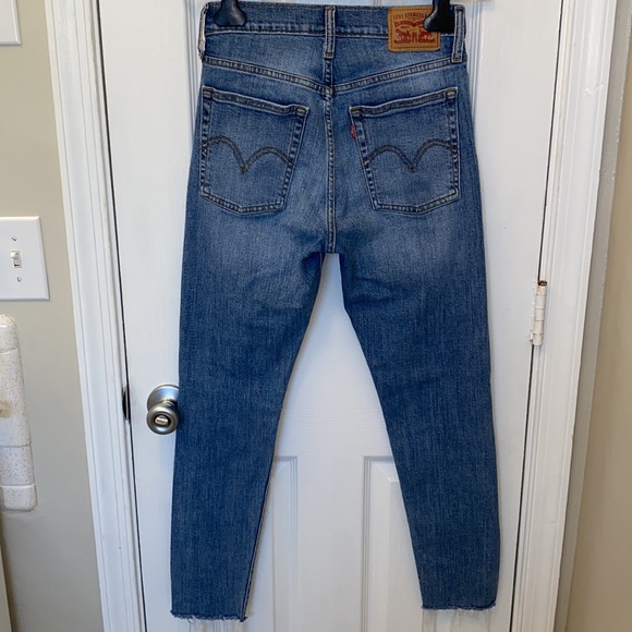Levi’s Wedgie Skinny Jeans - Picture 5 of 15